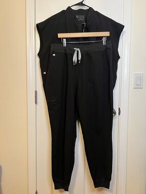 FIGS Black Jogger Scrub Set with Contrast Drawstring XL